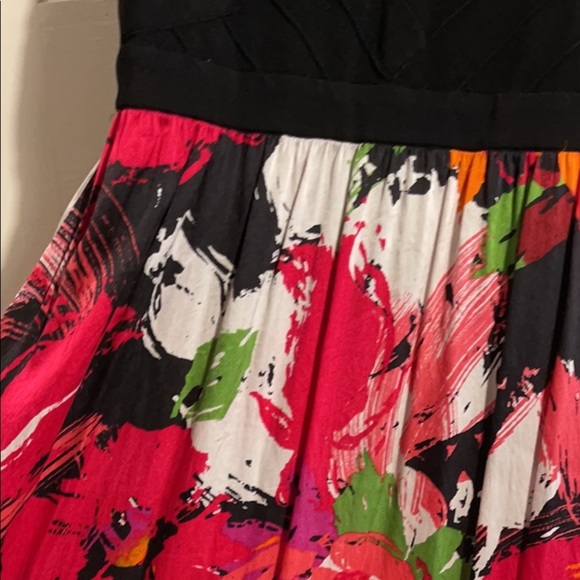 Bebe Tank Style Sundress like new, multi color w/ ruffled knee length hem. Sz M - Picture 4 of 7